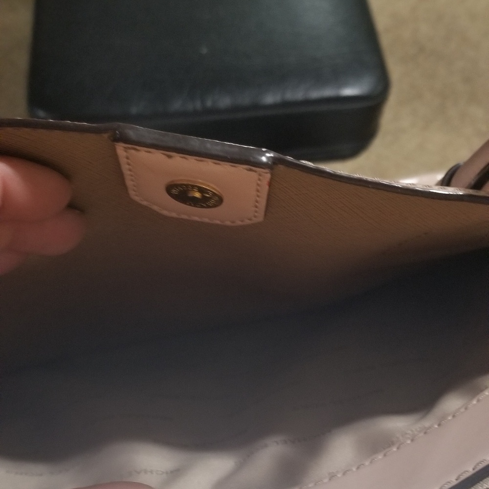 Purse - Picture 2 of 4